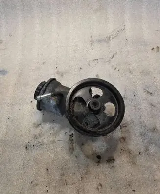 Toyota Corolla Verso AR10 Power steering pump