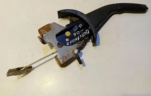 Handbrake/parking brake lever assembly