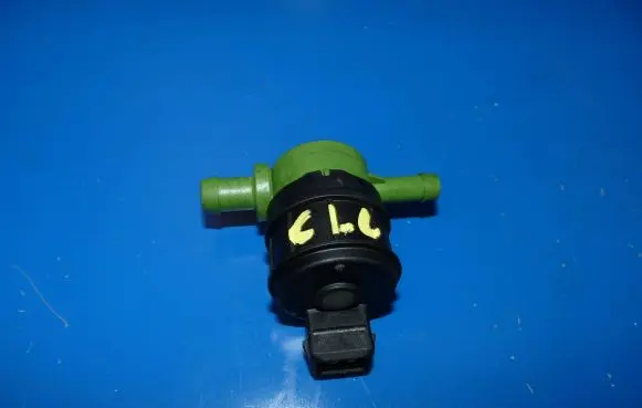 Mercedes-Benz CLC CL203 Fuel tank valve A0014760732