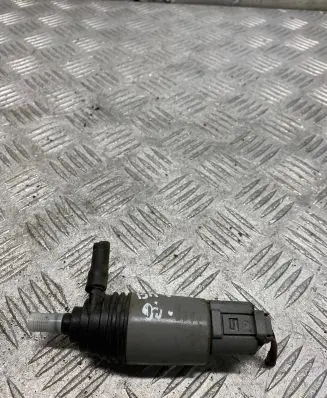 BMW 1 E81 E87 Windscreen/windshield washer pump 6934159