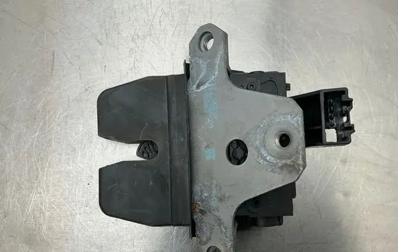 Ford Focus Tailgate/trunk/boot lock/catch/latch R442A66DA 3155003