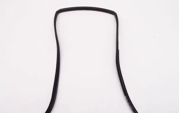 Suzuki Grand Vitara II Rubber seal rear door window/glass 