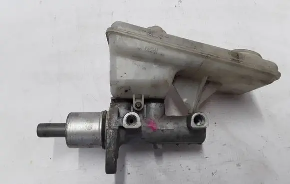 Opel Vivaro Master brake cylinder 32067008