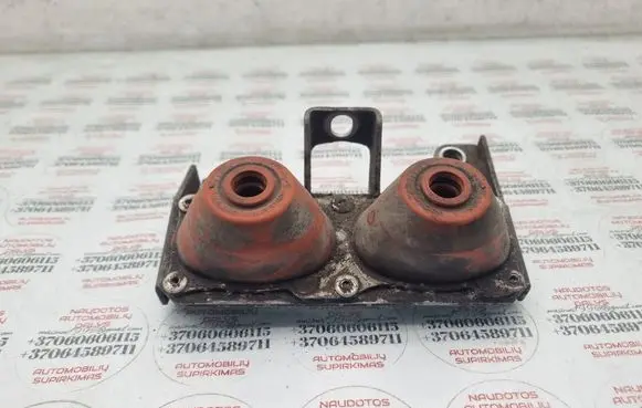 Audi A8 S8 D3 4E Muffler mount bracket/holder 4E0253099R