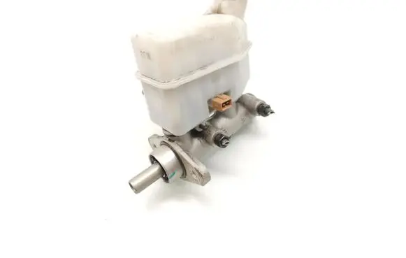 Hyundai Tucson JM Master brake cylinder BM341106