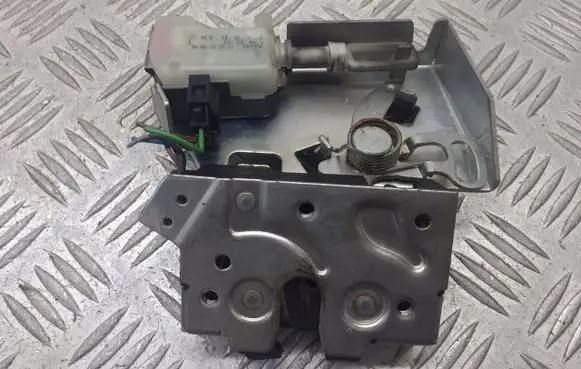 Ford Mondeo Mk III Tailgate/trunk/boot lock/catch/latch 3S71-A43102-AC