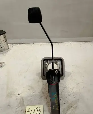 Nissan Almera Brake pedal 46501BM400