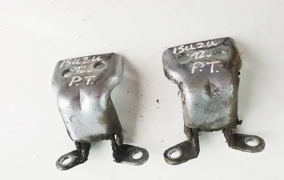 Isuzu D-Max Rear door hinge set 