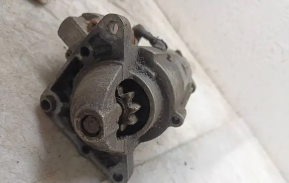 Renault Master II Starter motor 7700313447 M002T87671