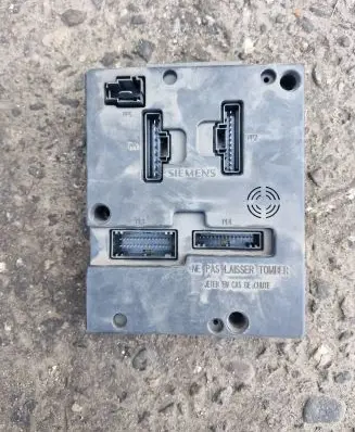 Renault Scenic I Fuse box set 7703297929 98331 8106502300B