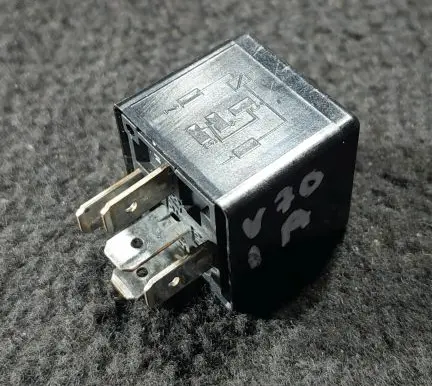 Volvo V70 Other relay 104577C