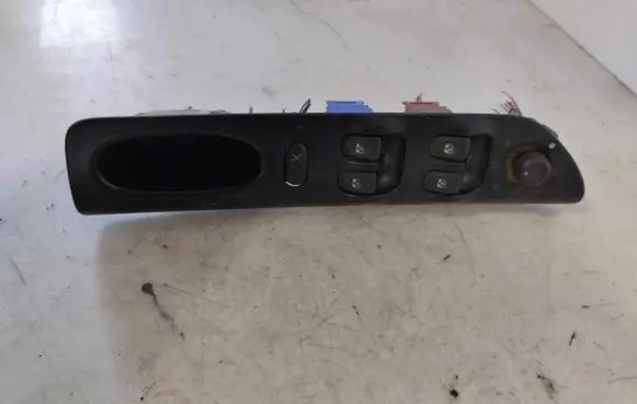 Renault Laguna I Electric window control switch 7701699599 03392081000