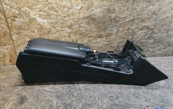 Mercedes-Benz E W212 Center console 0005745021