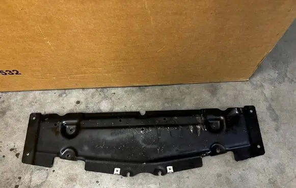 Mercedes-Benz GL X166 Front underbody cover/under tray A1665200042 1665240201