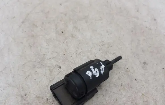 Volkswagen Touareg I Brake pedal sensor switch 1J0945511D 19322000