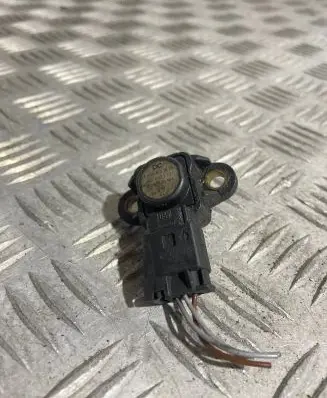 Mercedes-Benz E W211 Air pressure sensor a0061531528