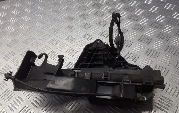 Ford Focus Front door lock 7N5A-R21812AA