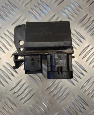 Coolant fan relay