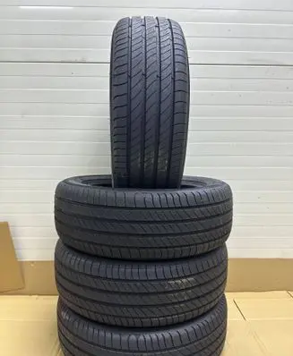 Volvo V60 R17 summer tire 
