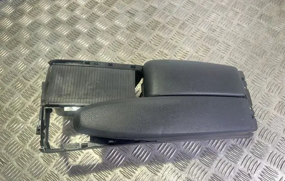 Mercedes-Benz C W204 Armrest A2046800639 0005032520