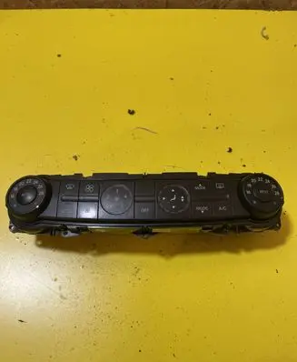 Mercedes-Benz E W211 Climate control unit 2118300990 A2118300990