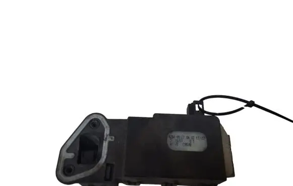 Fuel tank cap lock
