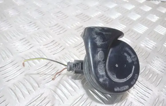 Audi A4 S4 B6 8E 8H Horn signal 8E0951221