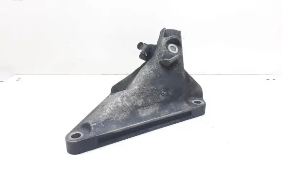 BMW 7 E65 E66 Engine mounting bracket 6770005 22116770005