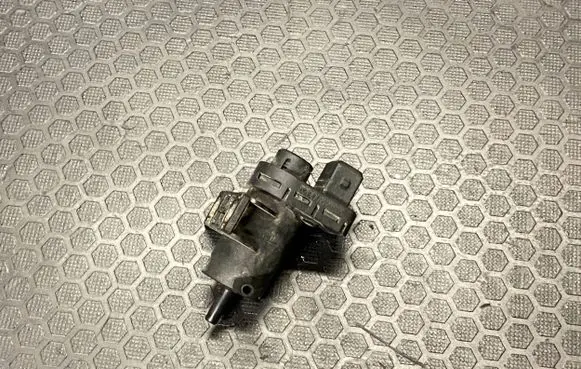 Opel Vivaro Turbo solenoid valve 8200762162