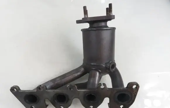 Seat Leon (1M) Exhaust manifold 