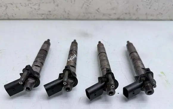 BMW 1 E81 E87 Fuel injectors set 7797877