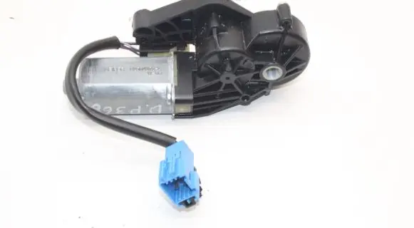 Mercedes-Benz E W212 Seat adjustment motor 0390203296