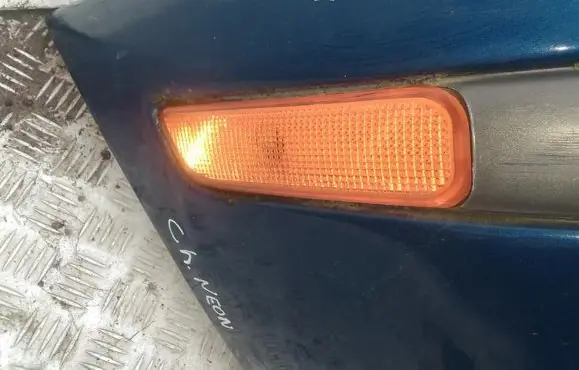 Chrysler Neon I Front reflector 