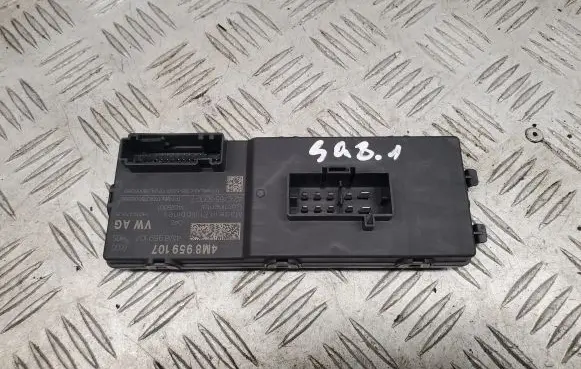 Audi Q8 Tailgate/trunk control unit/module 4M8959107