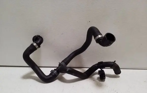 Engine coolant pipe/hose