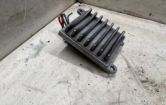 Mercedes-Benz R W251 Heater blower motor/fan resistor 2208209210