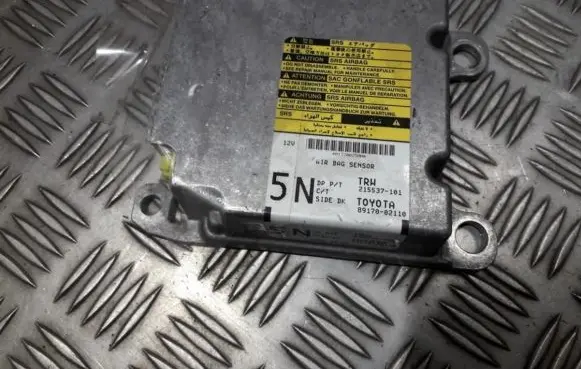 Toyota Auris 150 Airbag control unit/module 215537101 215537-101