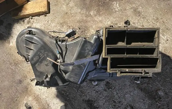 Chrysler Voyager Interior heater climate box assembly housing 4734073