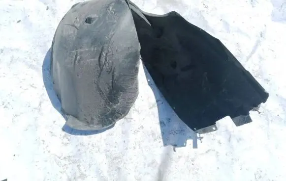 Front wheel arch liner splash guards