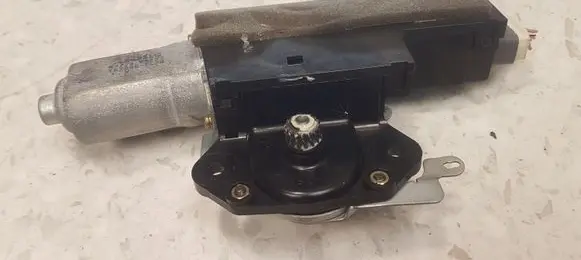 Lexus IS 200-300 Sunroof motor/actuator 8873599273 1620005520