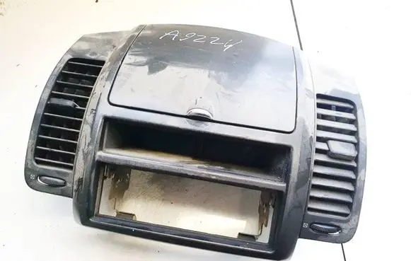 Glove box