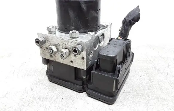 Volvo V60 ABS Pump 31329137