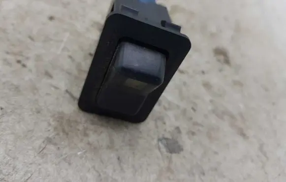 Mitsubishi Pajero Other switches/knobs/shifts NOCODE