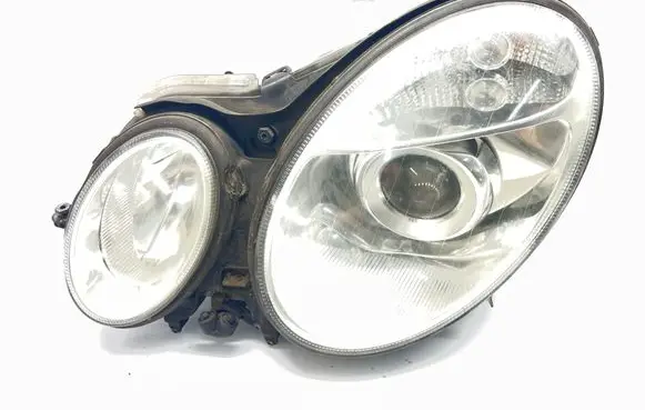 Mercedes-Benz E W211 Headlight/headlamp 15435901 5DV008290