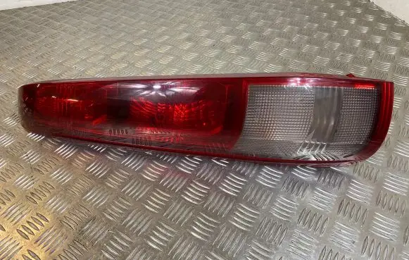 Nissan X-Trail T30 Rear/tail lights WVW8167