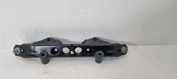 BMW iX Engine mounting bracket 6889445