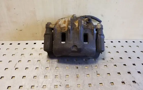 KIA Sorento Front brake caliper