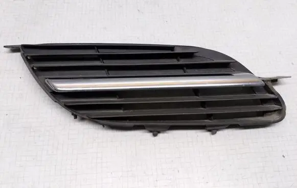 Nissan Almera Tino Front bumper lower grill 62320BU00 62322BU000