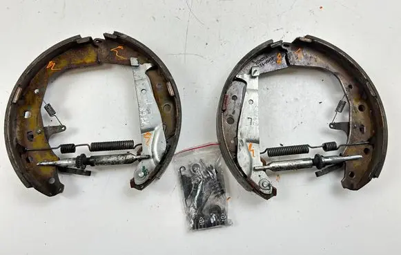 Toyota Hilux (AN120, AN130) Brake pads (rear) 