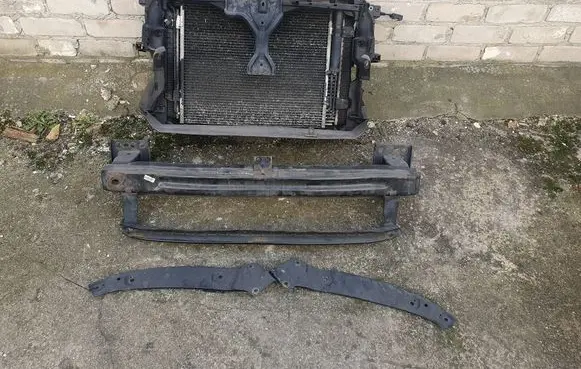 Volkswagen Tiguan Radiator support slam panel 